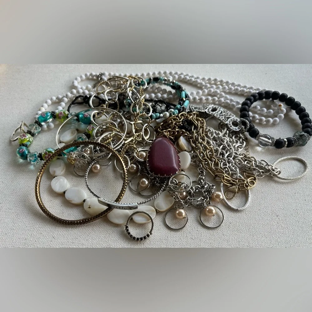 Surprise Mixed Jewelry Lot – 16 Pieces – Bracelets, Necklaces, Bangles & Rings - Picture 3 of 3